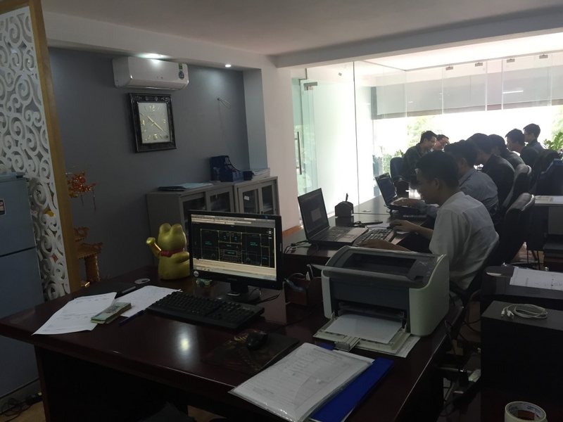Đội ngũ kiến trúc sư Phú Cường trong giờ làm việc
